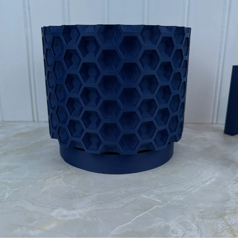 Modern Indoor Flower Pot, The Armos Planter Pot with Drainage Tray & Stand